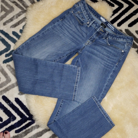 Mossimo Supply Co. Denim - Mossimo Mid rise Straight leg Med Wash Short Jeans